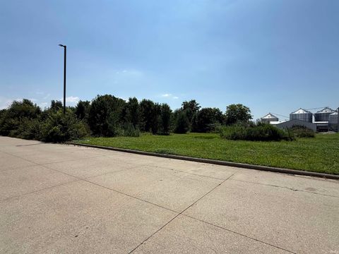 Photo of 12637 S Northgate Drive, Haubstadt, IN 47639 (MLS # 202627975)