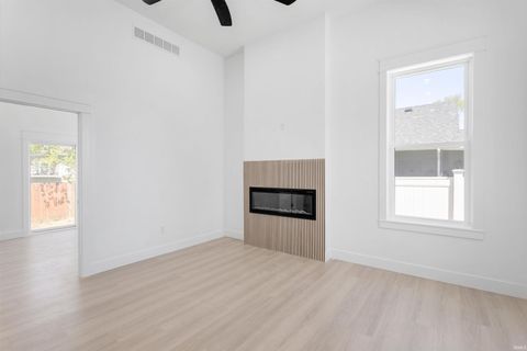 Tiny photo for 509 N Arthur Street, South Bend, IN 46617 (MLS # 202618597)