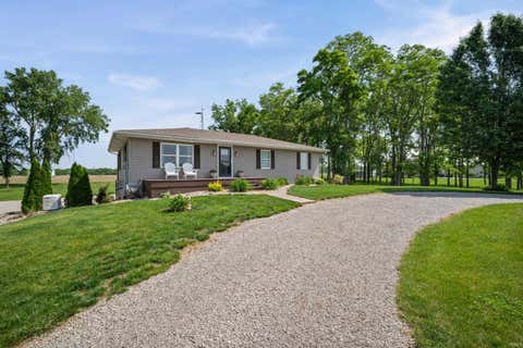 Tiny photo for 5666 W County Rd 950 N, Rossville, IN 46065 (MLS # 202622231)