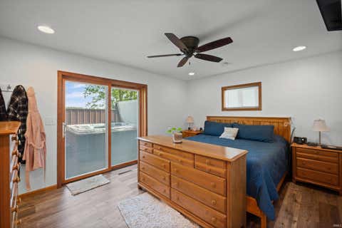 Tiny photo for 5666 W County Rd 950 N, Rossville, IN 46065 (MLS # 202622231)