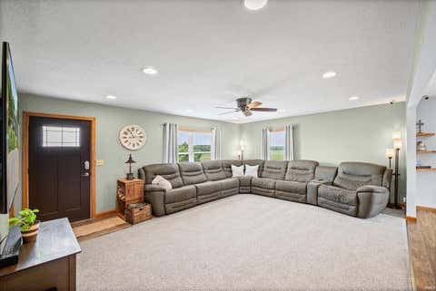 Tiny photo for 5666 W County Rd 950 N, Rossville, IN 46065 (MLS # 202622231)