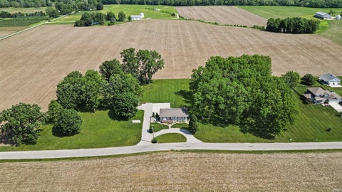 Tiny photo for 5666 W County Rd 950 N, Rossville, IN 46065 (MLS # 202622231)