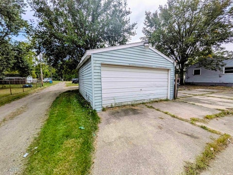 Tiny photo for 1758 Huey Street, South Bend, IN 46628 (MLS # 202638015)