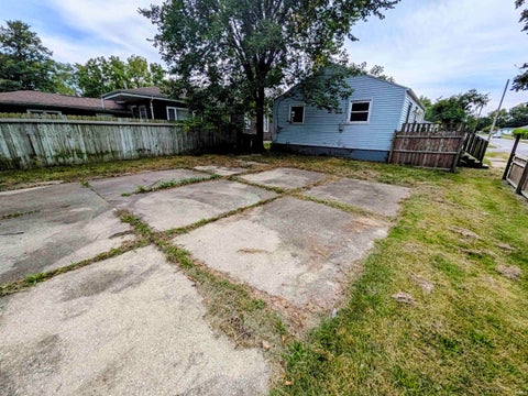 Tiny photo for 1758 Huey Street, South Bend, IN 46628 (MLS # 202638015)