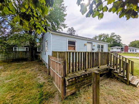 Tiny photo for 1758 Huey Street, South Bend, IN 46628 (MLS # 202638015)