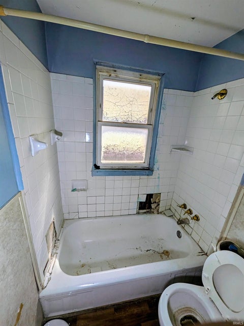 Tiny photo for 1758 Huey Street, South Bend, IN 46628 (MLS # 202638015)