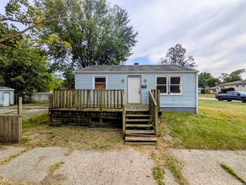Photo of 1758 Huey Street, South Bend, IN 46628 (MLS # 202638015)