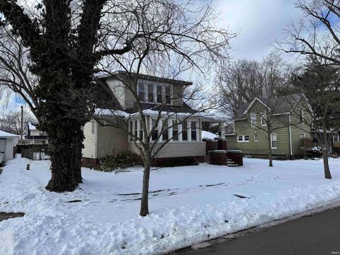Tiny photo for 143 Kenwood Avenue Ave, Elkhart, IN 46516 (MLS # 202605680)
