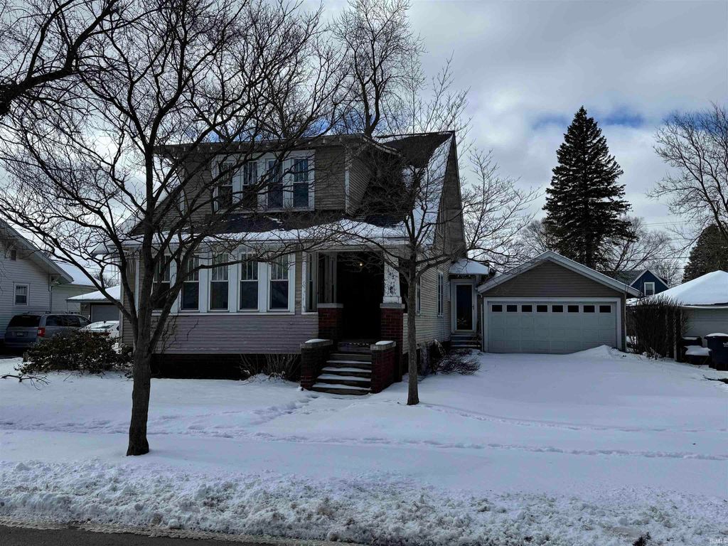 Photo of 143 Kenwood Avenue Ave, Elkhart, IN 46516 (MLS # 202605680)