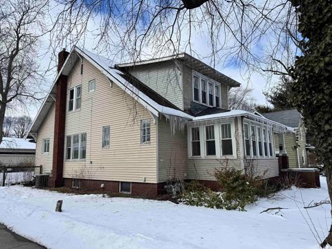 Tiny photo for 143 Kenwood Avenue Ave, Elkhart, IN 46516 (MLS # 202605680)