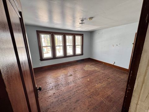 Tiny photo for 143 Kenwood Avenue Ave, Elkhart, IN 46516 (MLS # 202605680)