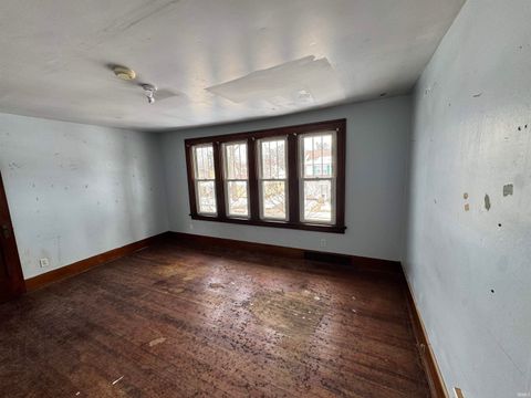 Tiny photo for 143 Kenwood Avenue Ave, Elkhart, IN 46516 (MLS # 202605680)