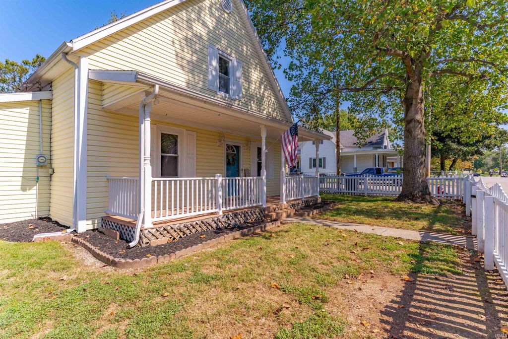 Photo of 424 E Oak Street, Boonville, IN 47601 (MLS # 202539750)