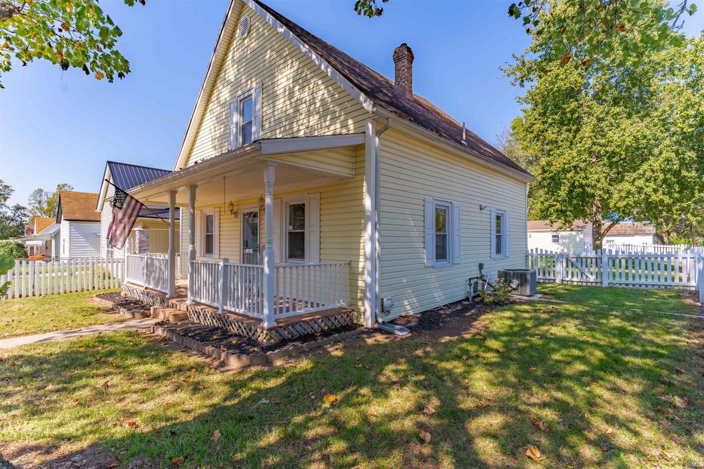 Photo of 424 E Oak Street, Boonville, IN 47601 (MLS # 202539750)
