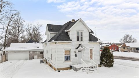 Photo of 2228 E Market Street, Warsaw, IN 46580 (MLS # 202603779)