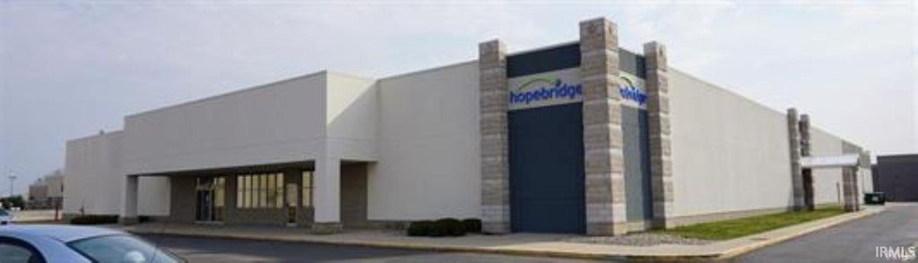 Photo for 1558 E Boulevard Street #Suite D, Kokomo, IN 46902 (MLS # 202405399)