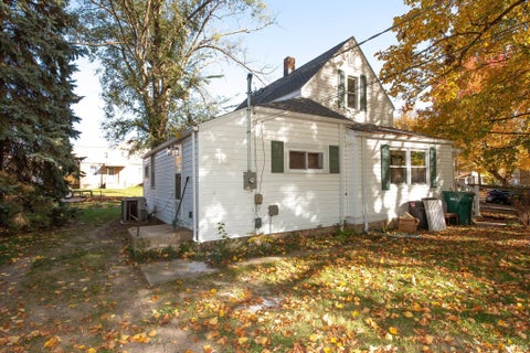 Tiny photo for 220 N Washington Street, Flora, IN 46929 (MLS # 202644919)