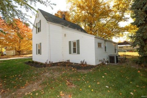 Tiny photo for 220 N Washington Street, Flora, IN 46929 (MLS # 202644919)