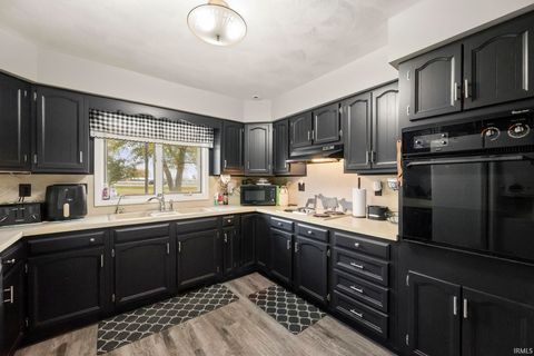Tiny photo for 7736 S US Highway 421, Rossville, IN 46065 (MLS # 202542553)