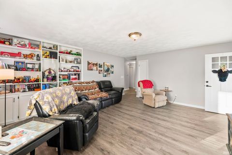 Tiny photo for 7736 S US Highway 421, Rossville, IN 46065 (MLS # 202542553)