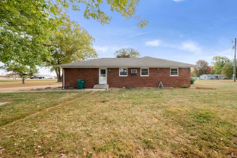 Tiny photo for 7736 S US Highway 421, Rossville, IN 46065 (MLS # 202542553)