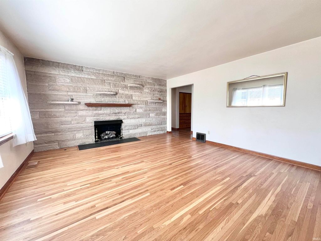 Photo of 3113 W Franklin Street, Evansville, IN 47712 (MLS # 202605432)