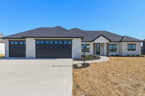 Tiny photo for 13028 Hand Road, Fort Wayne, IN 46818 (MLS # 202643782)