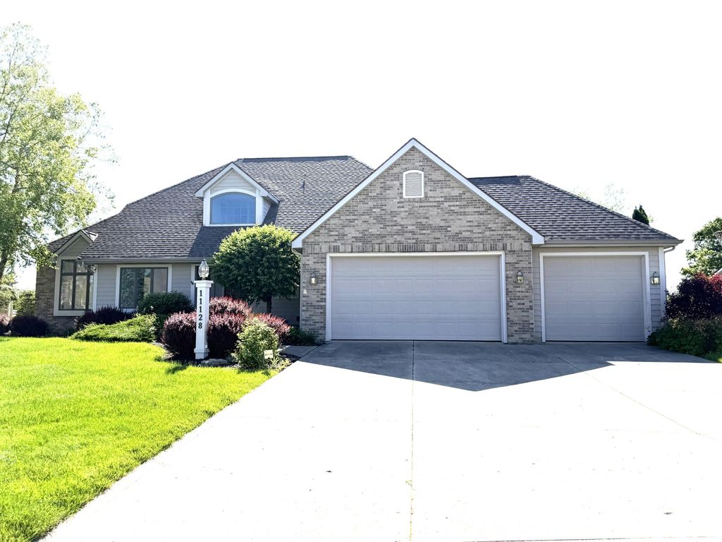 Photo of 11128 Rockaway Drive, Fort Wayne, IN 46845 (MLS # 202619973)