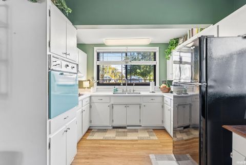 Tiny photo for 2018 Bayer Avenue, Fort Wayne, IN 46805 (MLS # 202543999)