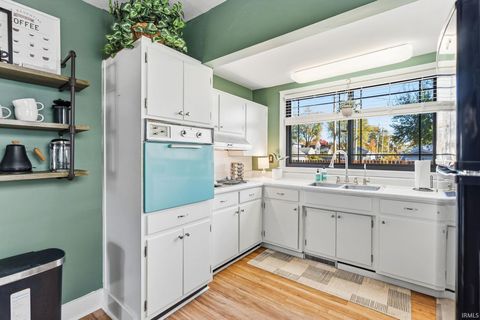 Tiny photo for 2018 Bayer Avenue, Fort Wayne, IN 46805 (MLS # 202543999)