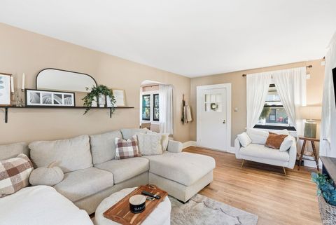 Tiny photo for 2018 Bayer Avenue, Fort Wayne, IN 46805 (MLS # 202543999)