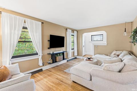 Tiny photo for 2018 Bayer Avenue, Fort Wayne, IN 46805 (MLS # 202543999)