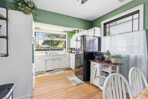 Tiny photo for 2018 Bayer Avenue, Fort Wayne, IN 46805 (MLS # 202543999)