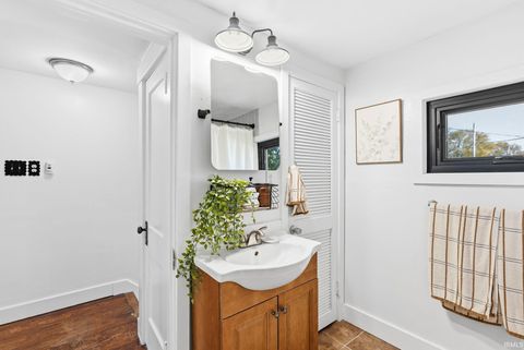 Tiny photo for 2018 Bayer Avenue, Fort Wayne, IN 46805 (MLS # 202543999)