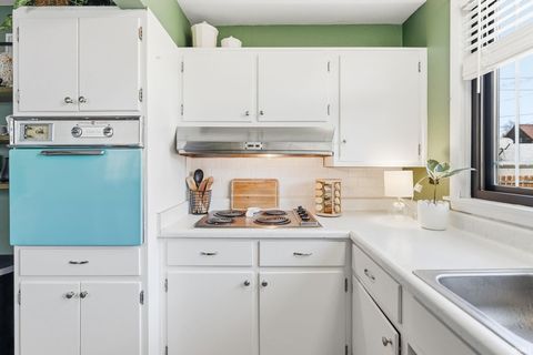 Tiny photo for 2018 Bayer Avenue, Fort Wayne, IN 46805 (MLS # 202543999)