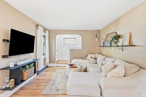 Tiny photo for 2018 Bayer Avenue, Fort Wayne, IN 46805 (MLS # 202543999)