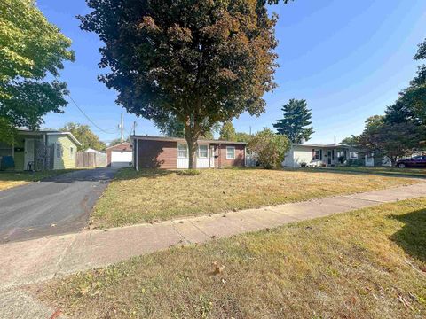 Photo of 1004 CORNELL Road, Kokomo, IN 46901 (MLS # 202539375)
