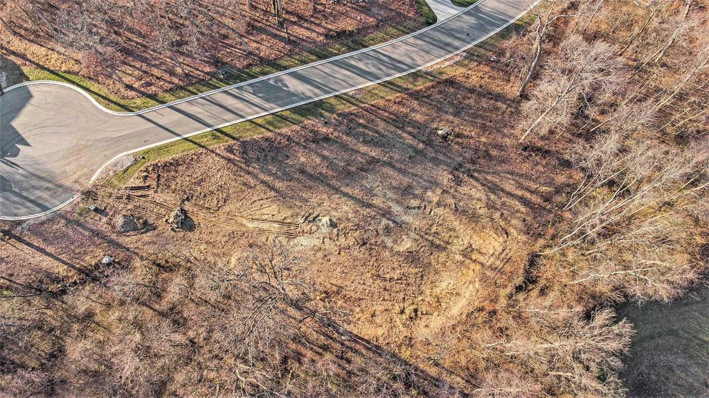 Photo of 53402 Spring Blossom Court #Q, South Bend, IN 46637 (MLS # 202600920)