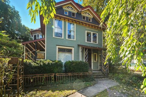 Photo of 1309 Maple Avenue, Fort Wayne, IN 46807 (MLS # 202540989)