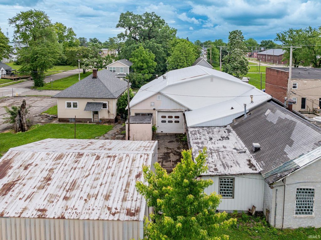Photo of 313 W 5th Street, Muncie, IN 47302 (MLS # 202620590)