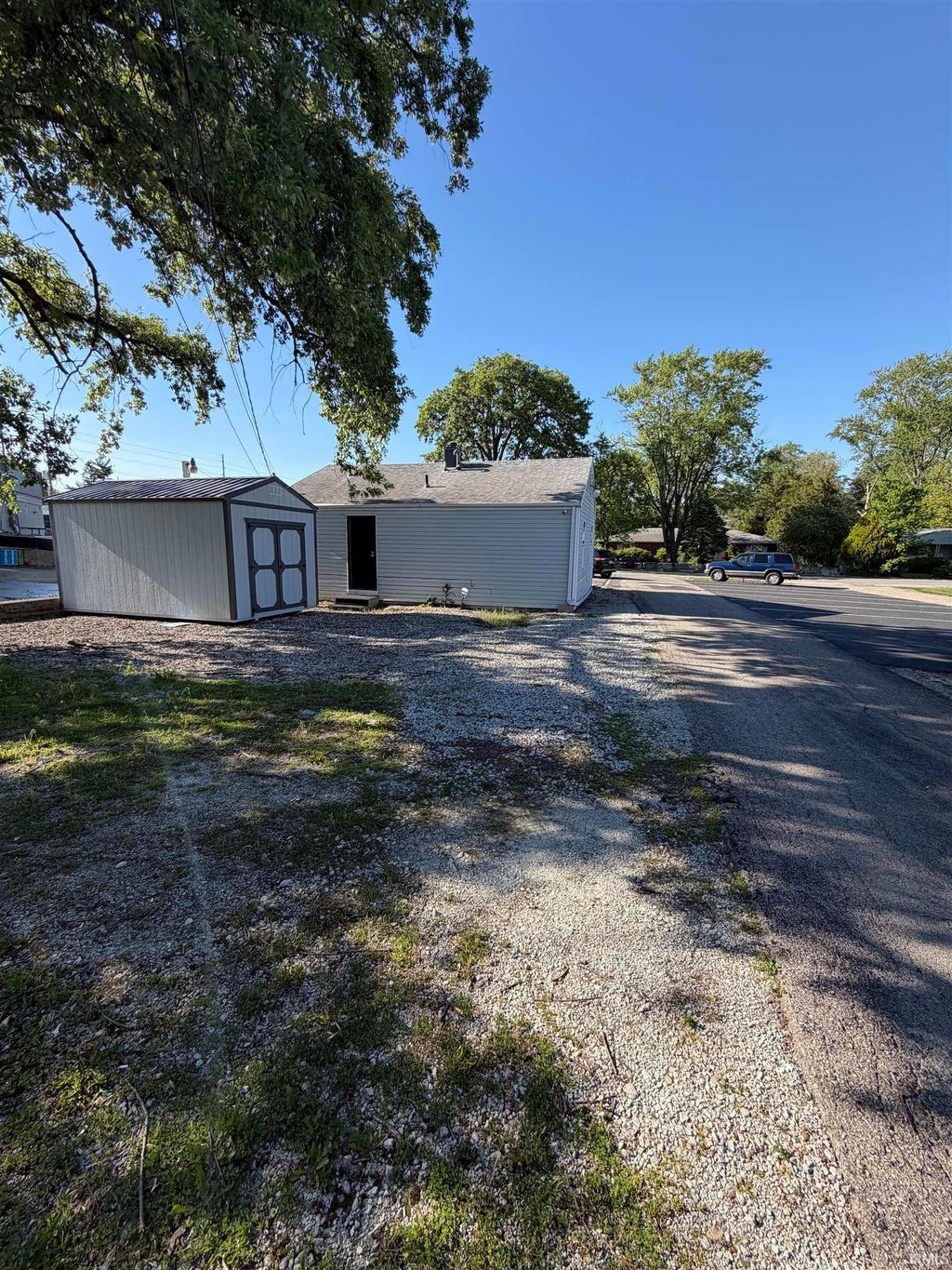 Photo of 2207 Fowler Street, Anderson, IN 46012 (MLS # 202620550)