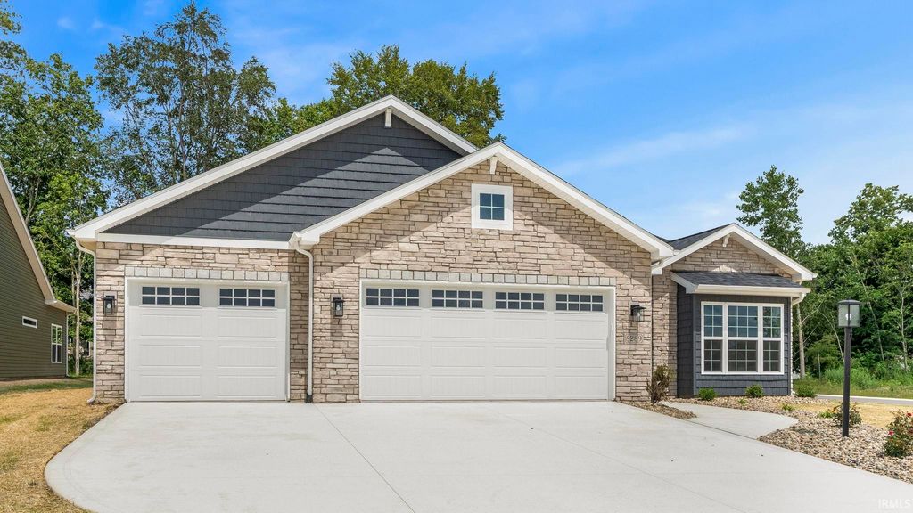 Photo of 8289 Caverango Boulevard, Fort Wayne, IN 46815 (MLS # 202536476)