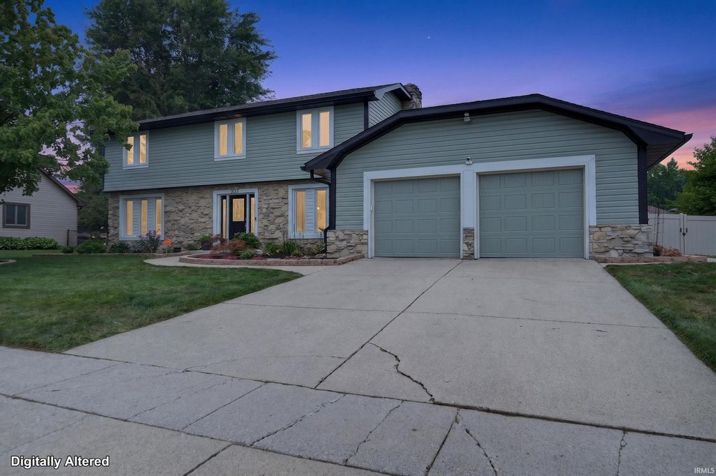 Photo of 2707 WHITEHOUSE DRIVE Dr, Kokomo, IN 46902 (MLS # 202629304)