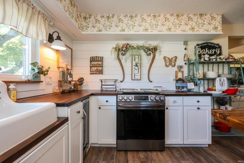 Tiny photo for 4295 S 600 W Road, Huntington, IN 46750 (MLS # 202635667)