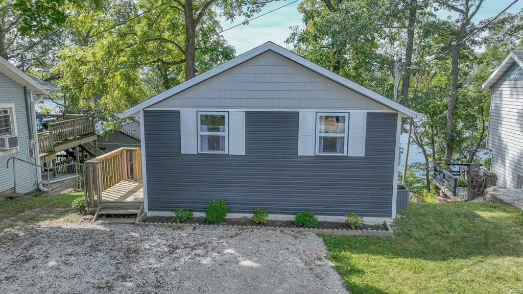 Photo of 11912 W Breezy Point Drive, Monticello, IN 47960 (MLS # 202536380)