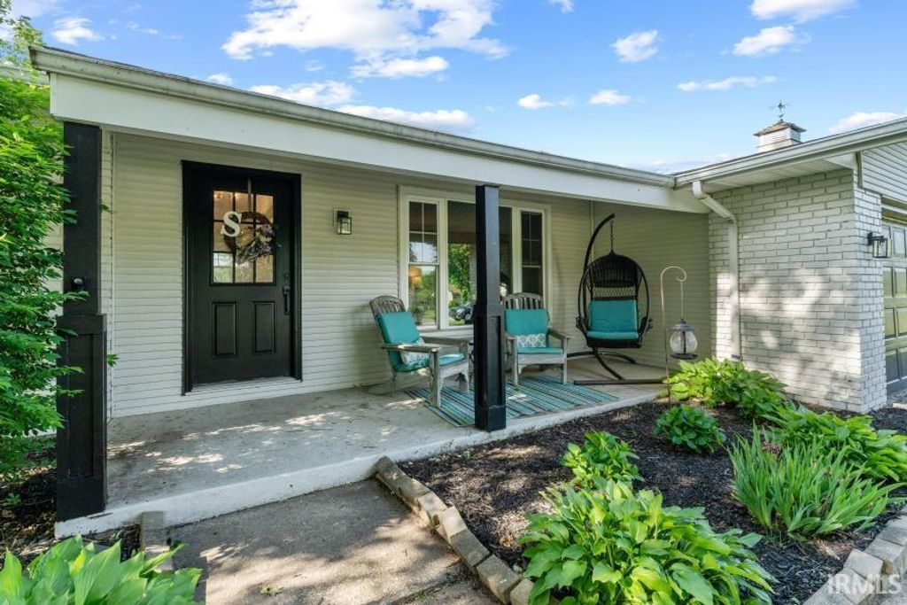 Photo of 1311 Berkshire Drive, South Bend, IN 46614 (MLS # 202619527)