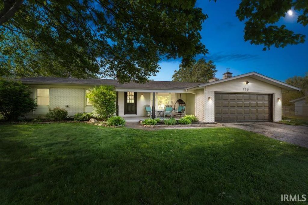 Photo of 1311 Berkshire Drive, South Bend, IN 46614 (MLS # 202619527)