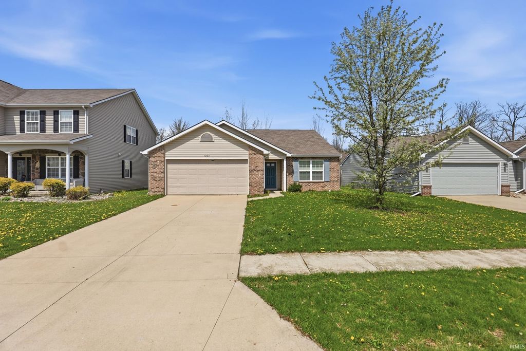 Photo of 4104 Ravens Cove Run, Fort Wayne, IN 46818 (MLS # 202613842)