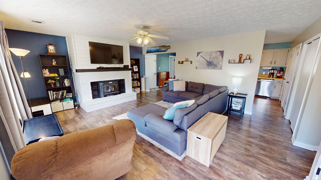 Photo of 659 Genevieve Avenue, Jasper, IN 47546 (MLS # 202616148)