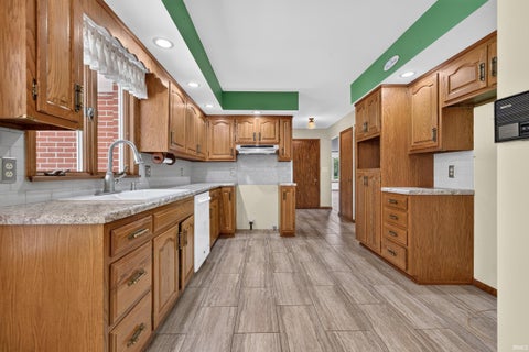 Tiny photo for 784 N CR 300 E, Logansport, IN 46947 (MLS # 202639824)